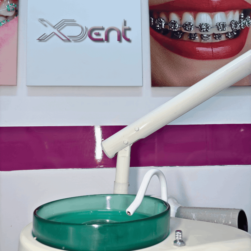 Ambiente interno da clínica odontológica X-Dent